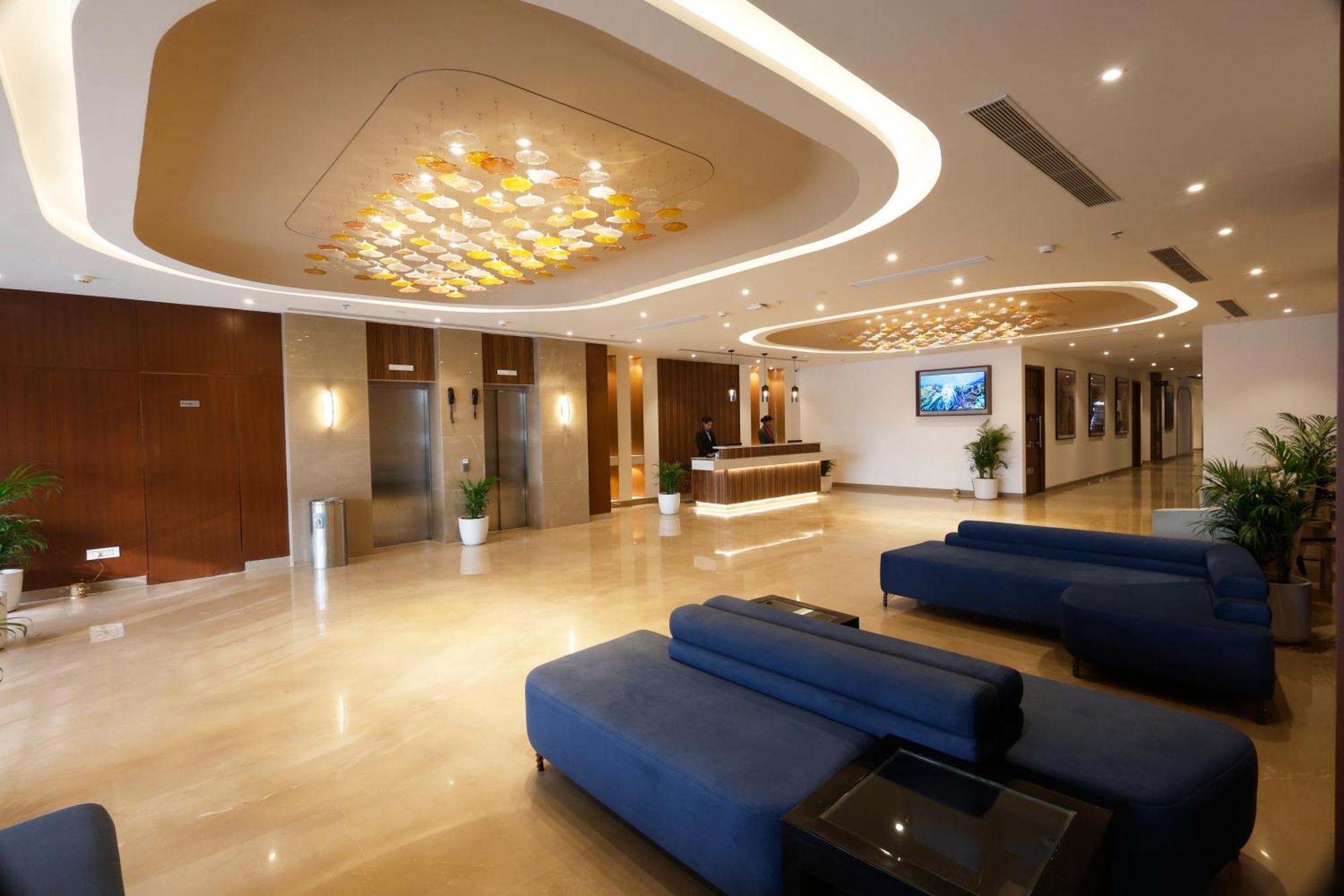 Tulip Inn Zirakpur Exterior foto